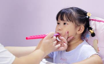 孩子口吃是怎么回事？