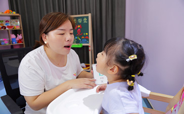 孩子口吃去哪里糾正？費用是多少？