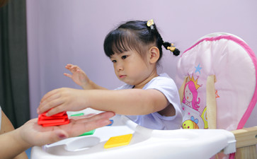 孩子語言表達(dá)能力差是什么原因？